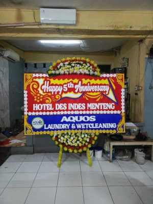 Papan Bunga di Kayu Putih