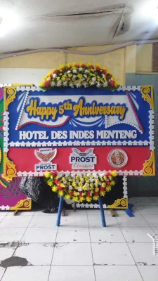 Papan Bunga di Kayu Putih