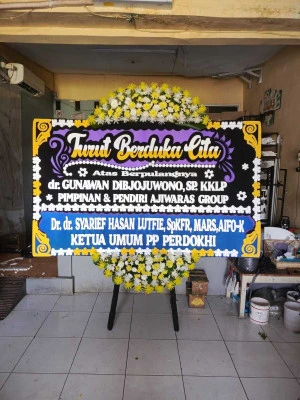 Papan Bunga di Kayu Putih